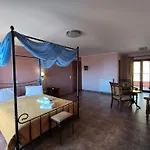 Anastazia 4*